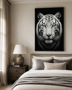 Weißer Tiger: Frontalporträt – Schwarz-Weiß-Leinwandbild, Produktansicht 4