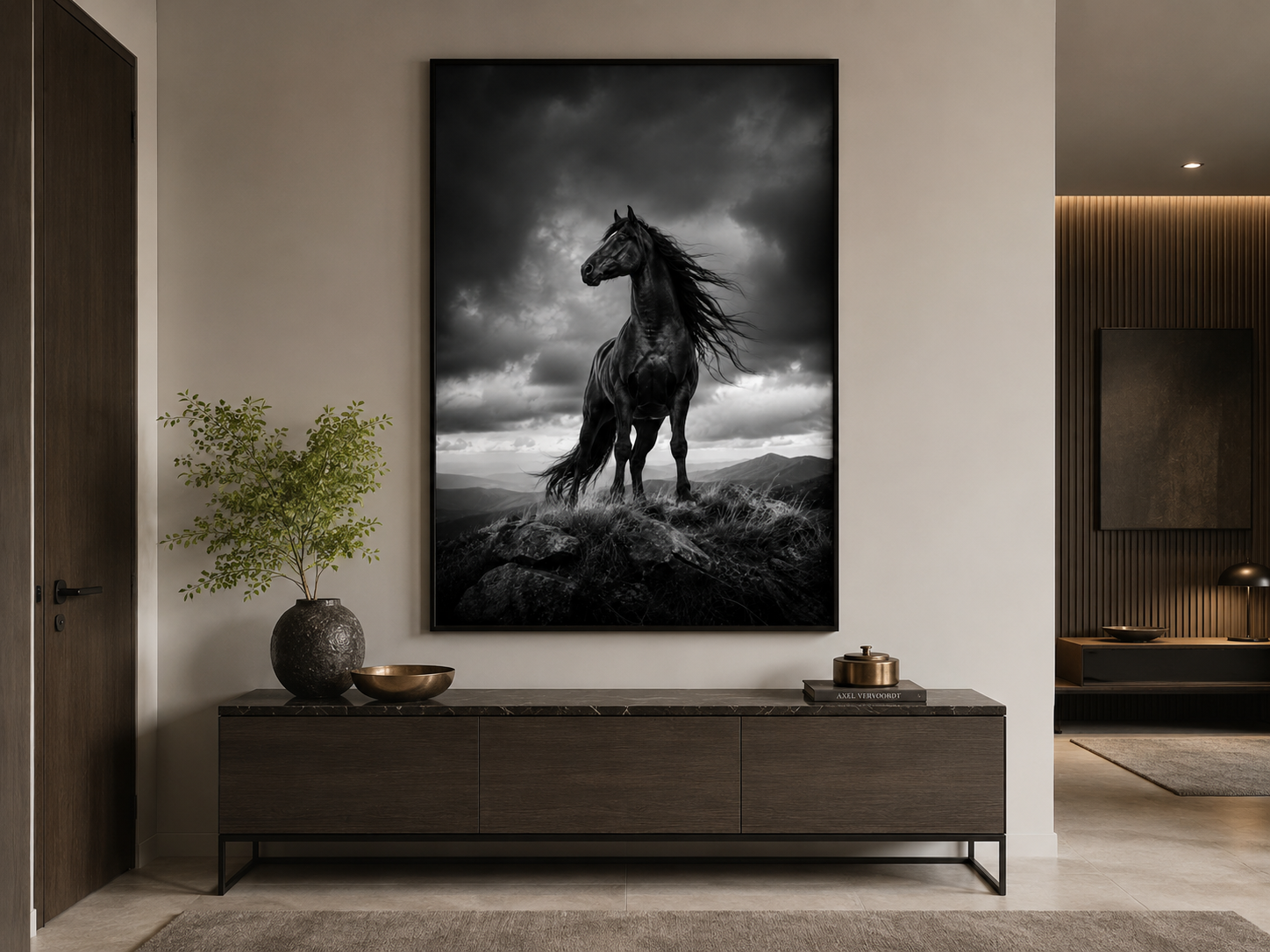 Schwarzes Pferd auf dem Berggipfel – Leinwandbild, Produktansicht 5